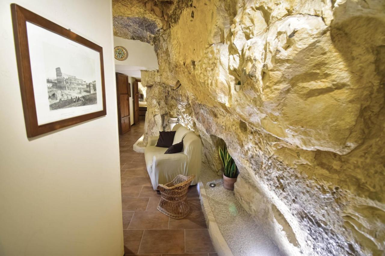 Villa Domum In Petra Casa Nella Roccia Self Check - In à Modica Extérieur photo
